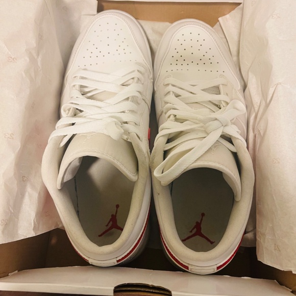 Air Jordan 1 low top (women’s) - Picture 4 of 6